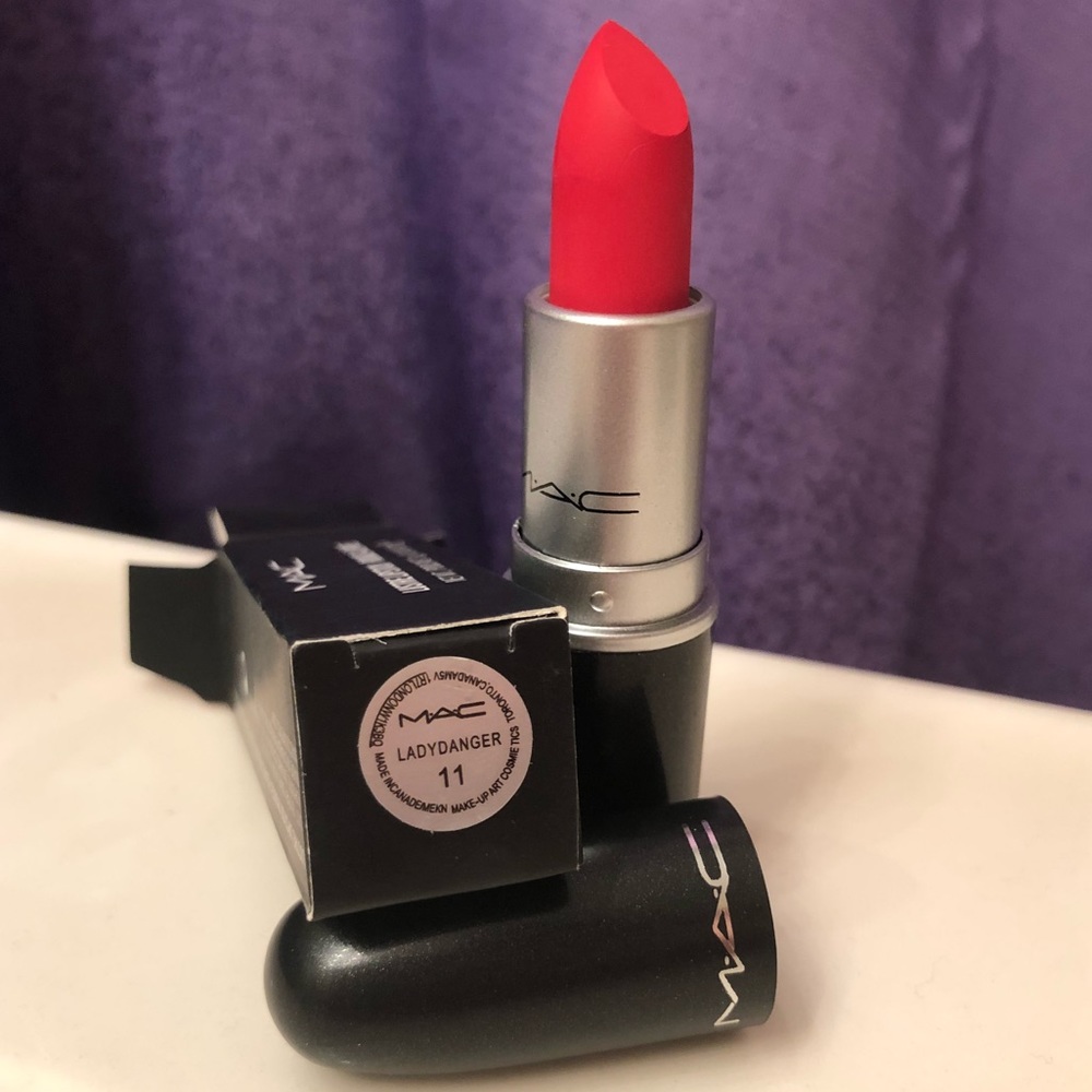 MAC Lustre lipstick - LADY DANGER